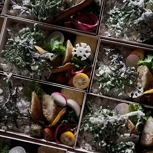 串揚げ万年青のオモテ市 vol.150
今月は女将不在と雪の影響によりコンパクトオモテ市　出品情報 その6　#sisi / 清水　里織