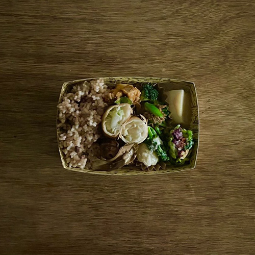 串揚げ万年青のオモテ市 vol.150
今月は女将不在と雪の影響によりコンパクトオモテ市　出品情報 その7　#喫茶ホーボー堂